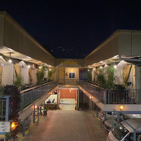 Kalash Parkaze And Tent Inn Pokhara Exterior foto