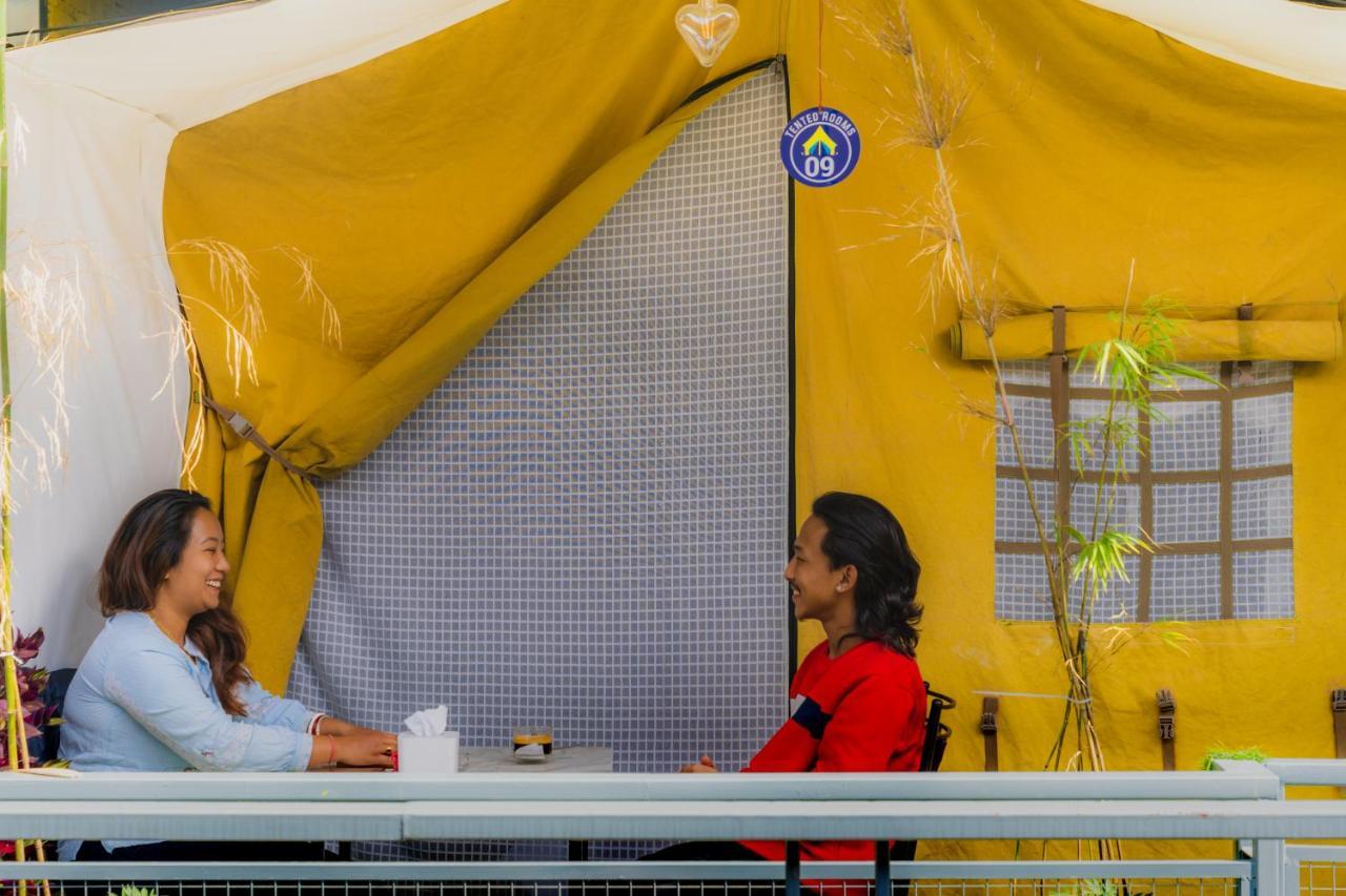 Kalash Parkaze And Tent Inn Pokhara Exterior foto