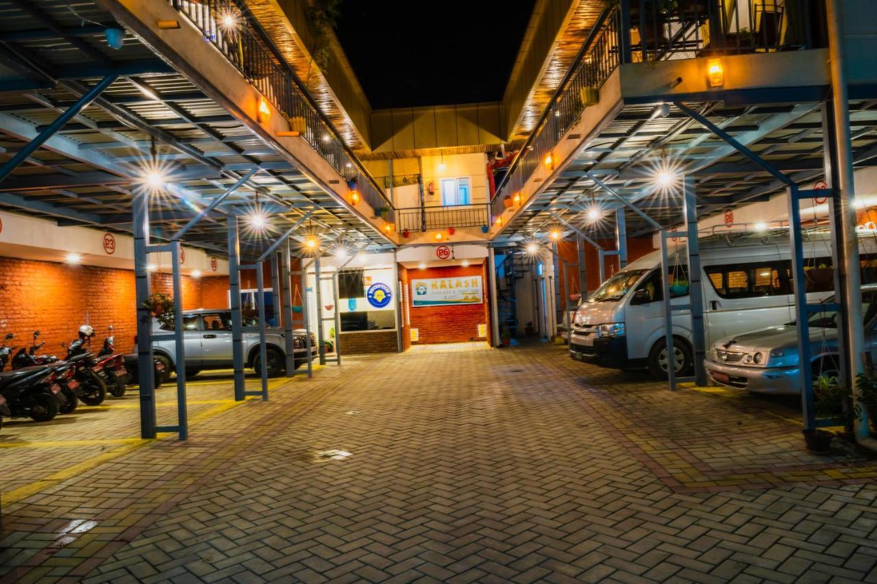Kalash Parkaze And Tent Inn Pokhara Exterior foto