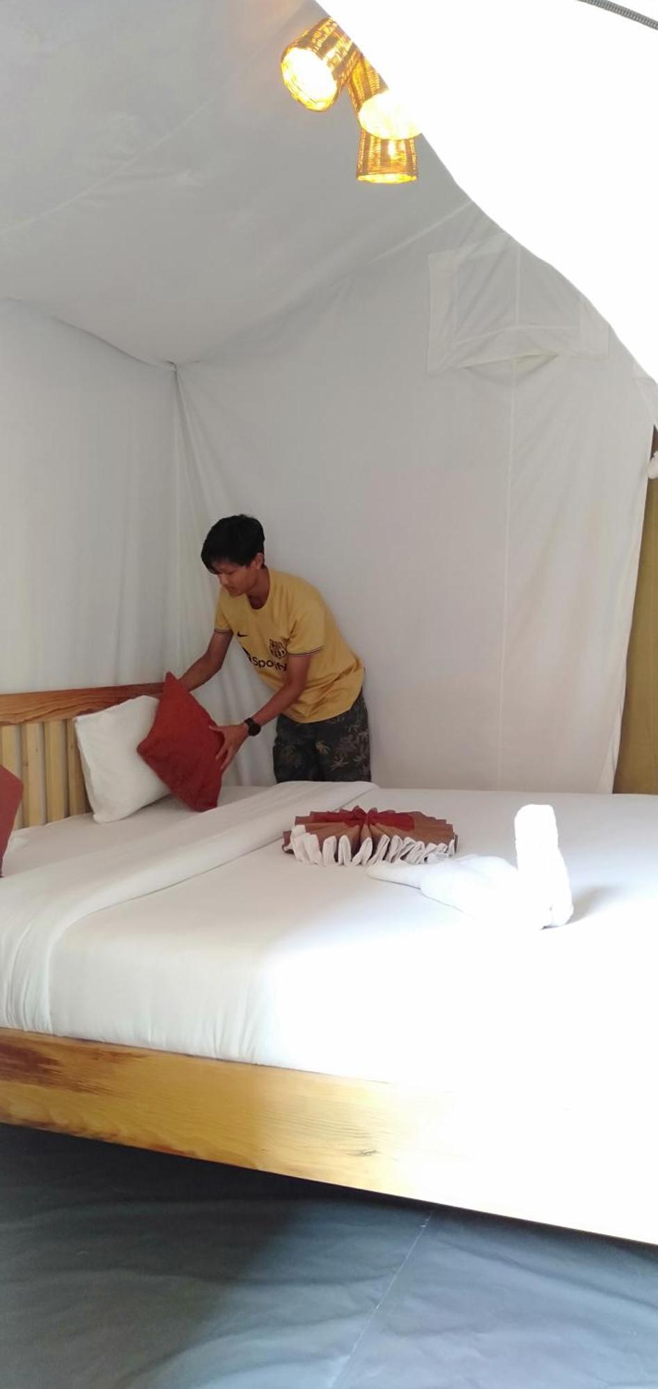 Kalash Parkaze And Tent Inn Pokhara Exterior foto