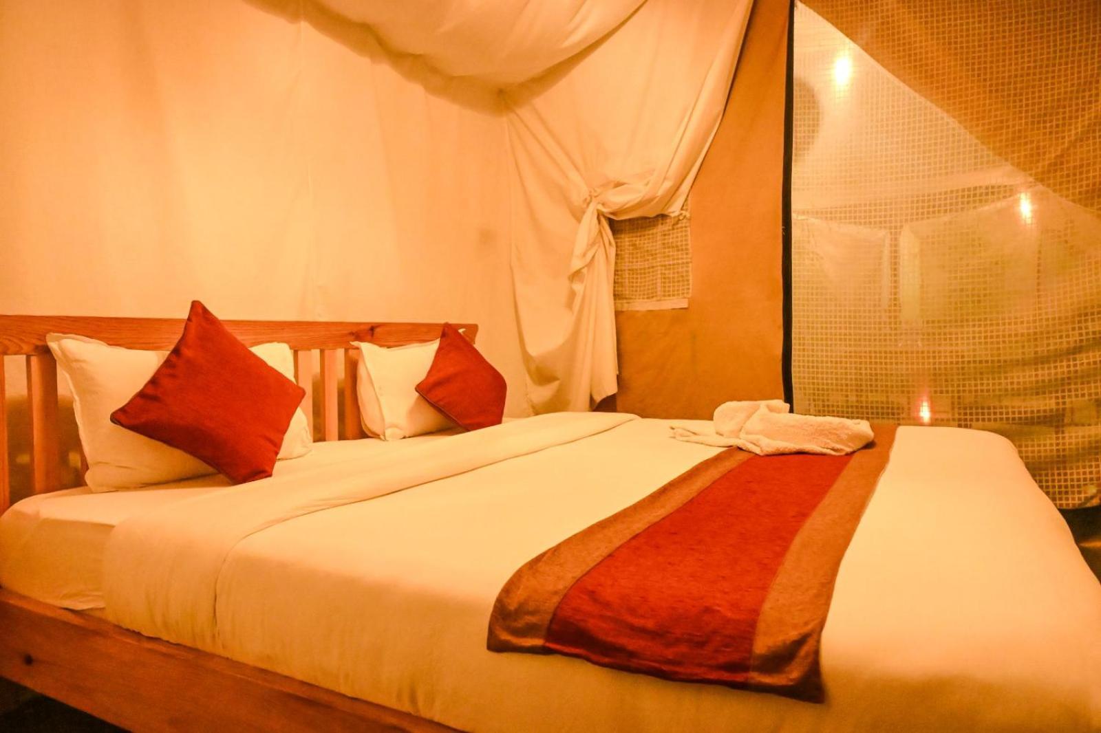 Kalash Parkaze And Tent Inn Pokhara Quarto foto